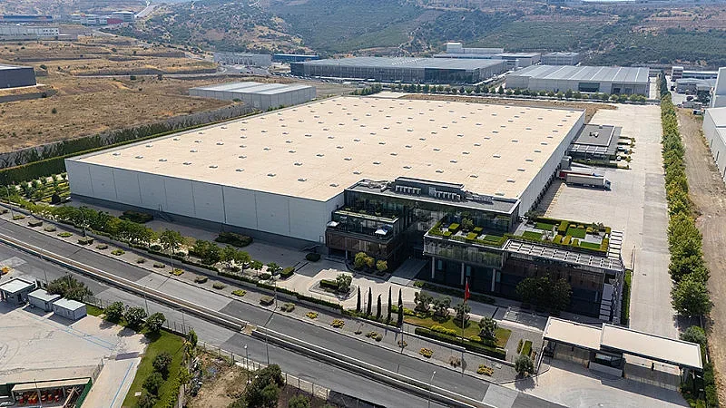 Автомобилен гигант прескочи България! Нов завод на крачка от нас