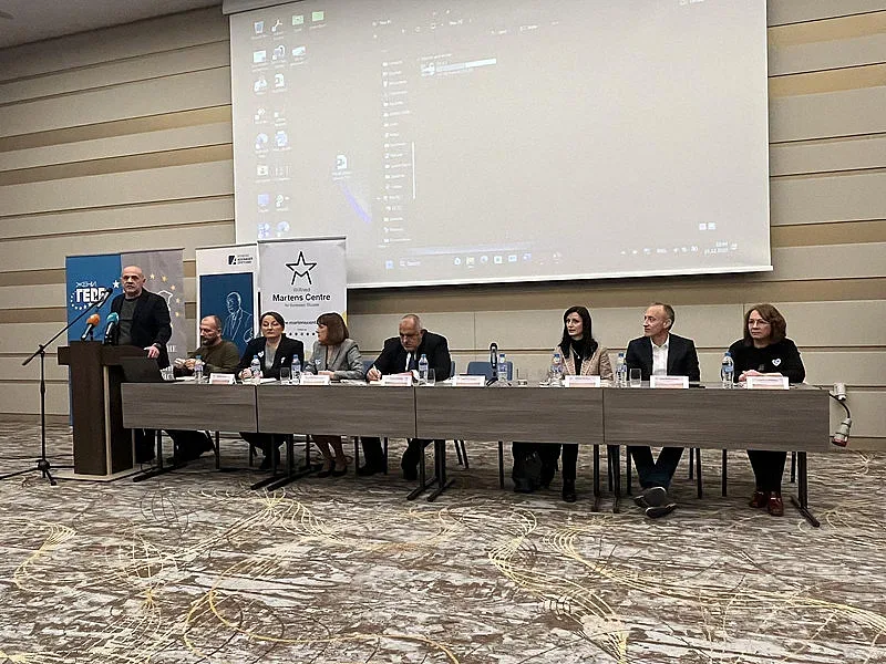 Кметът на Казанлък, Галина Стоянова приветства Националната зимна академия