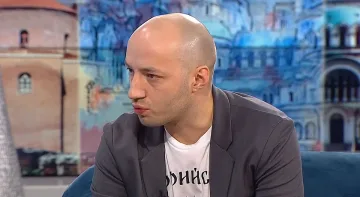 Анализ на Димитър Ганев. Кое държи сглобката