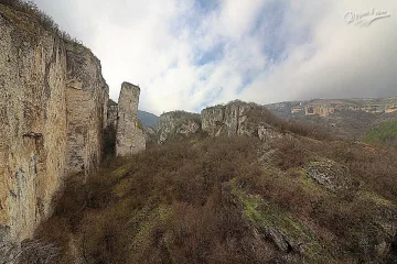 Уникален феномен! Стени се отцепват от ждрело и до днес