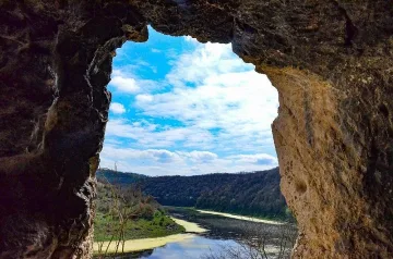 Мистерия! Пресъхна река, издълбала каньон с чудна форма