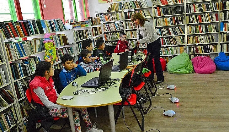 Коледен подарък за всички първокласници в град Казанлък