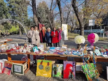 Дамите от „Зонта клуб Стара Загора“ с благотворителен базар „С любов към децата със специални нужди“