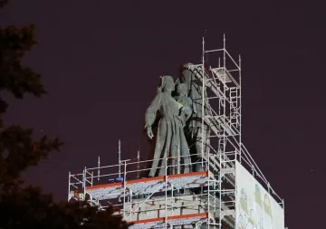 Областен управител начерта съдбата на Паметника на Съветската армия