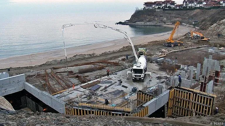 Край на бетона по морето! Пеевски, Борисов, Петков и Иванов с общ закон