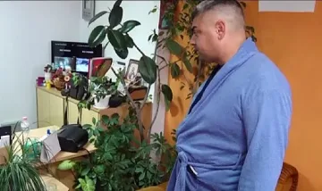 Мъжът, нахлул по халат във ВиК: Искам вода!