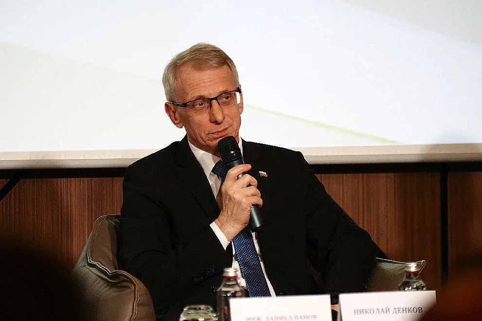 Денков разкри на кметовете големия капан. Предупреждението