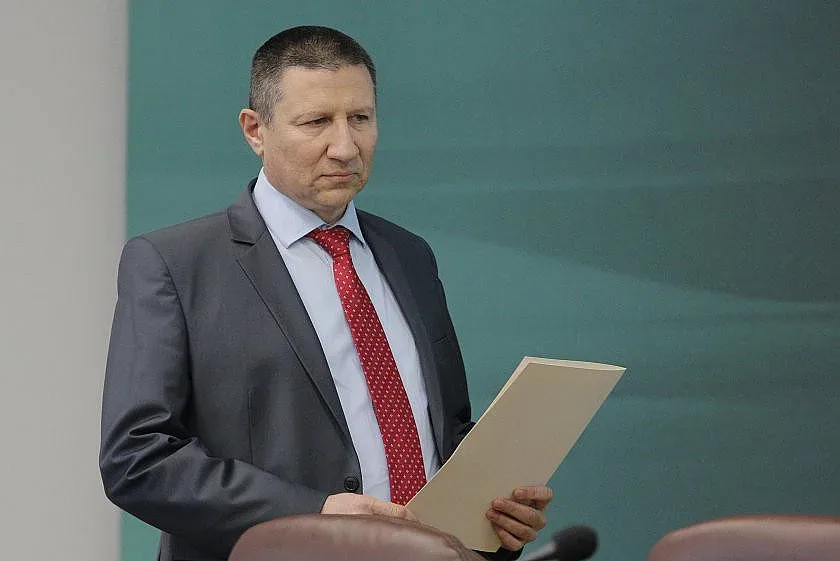 Сарафов на важно посещение в Испания