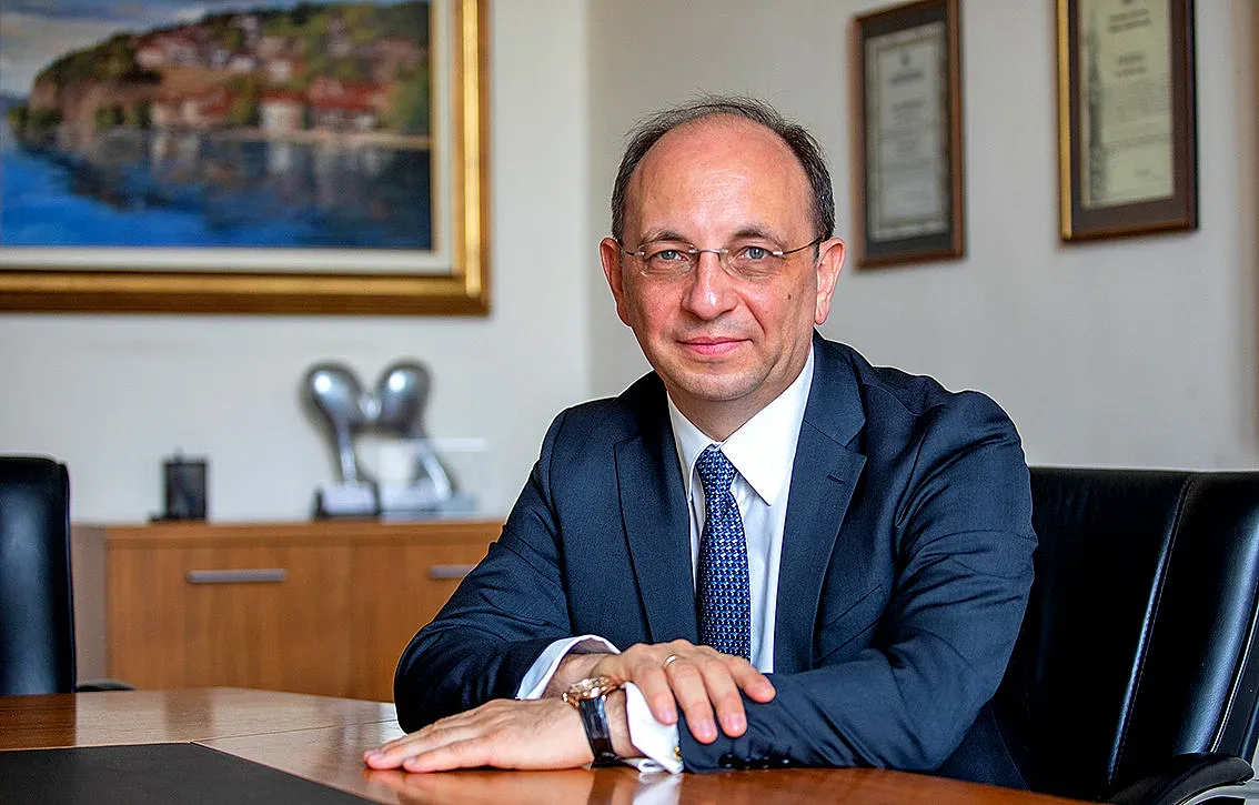 Николай Василев с революция за демографията. 20 000 лв. за бебе