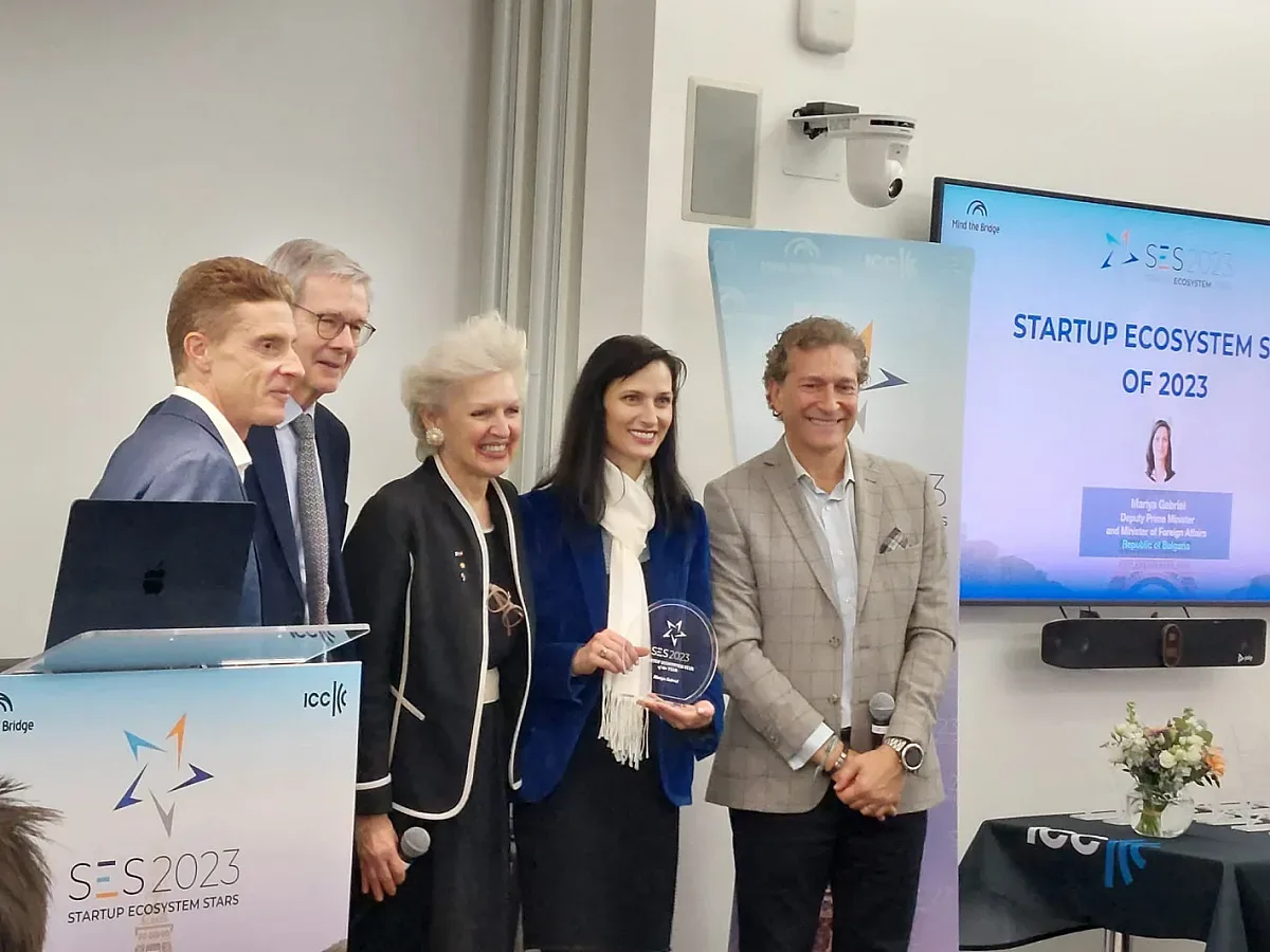 Мария Габриел с международно признание в Париж