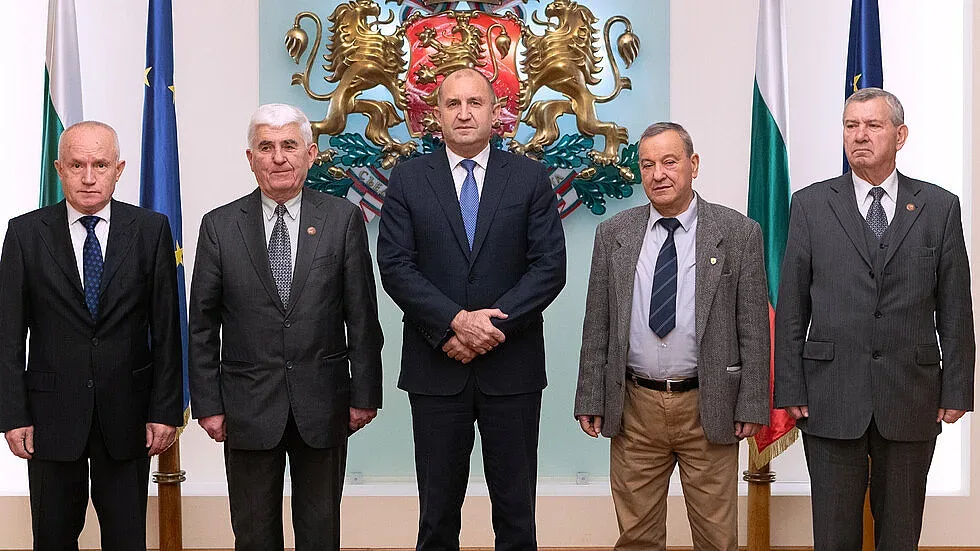 Радев се обърна към политиците заради Армията