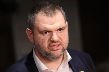 Делян Пеевски: Ветото на Радев за БТР-ите е срам!