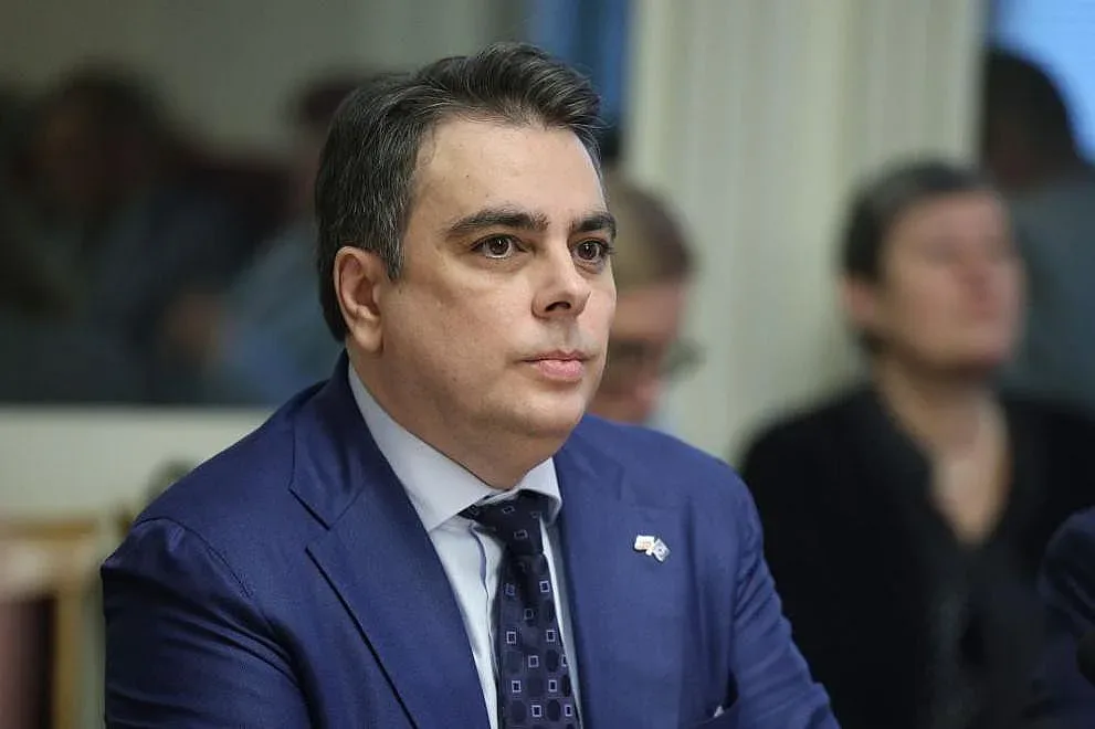 Асен Василев: Това се случва за първи път от над 20 години