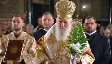 България се моли за здравето на патриарх Неофит