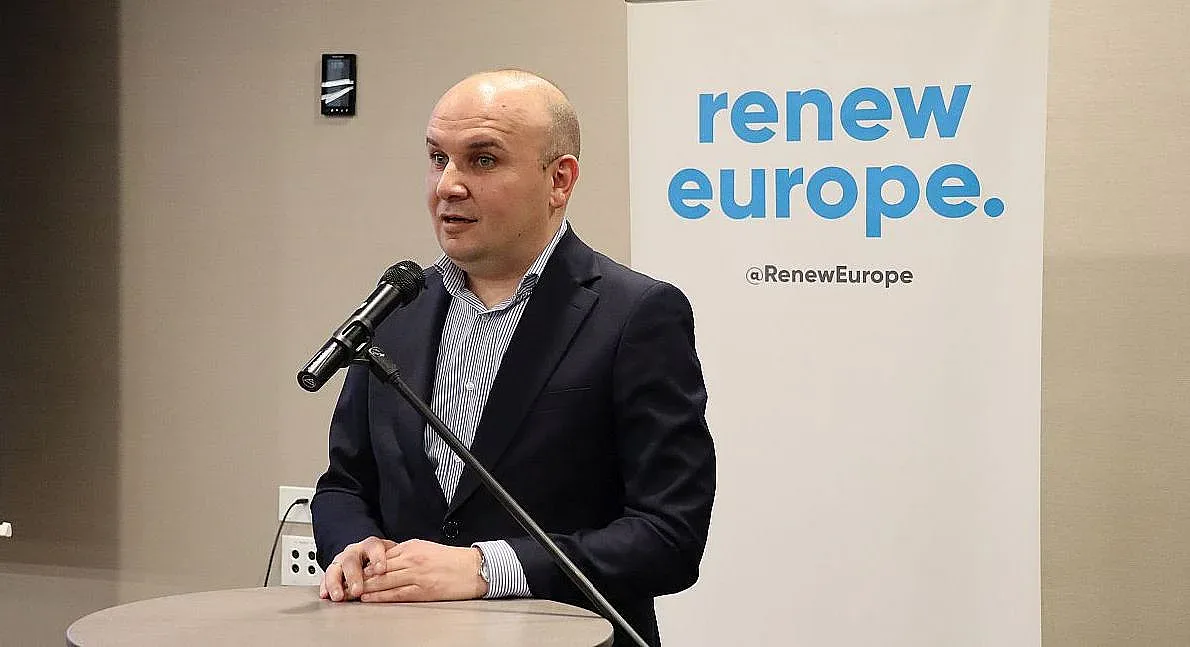 Илхан Кючюк повежда протест във Виена срещу ветото за Шенген