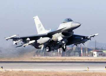 Турски F-16 пристигнаха в Румъния. Какво се случва?