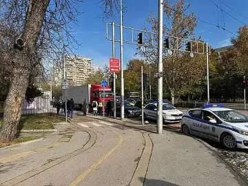 Тираджия и шофьор на лек автомобил се сбиха. Причината