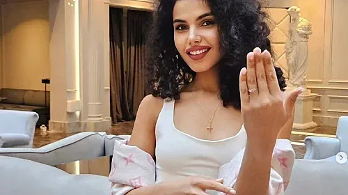 Близначката Алекс каза "Да!" (снимки)