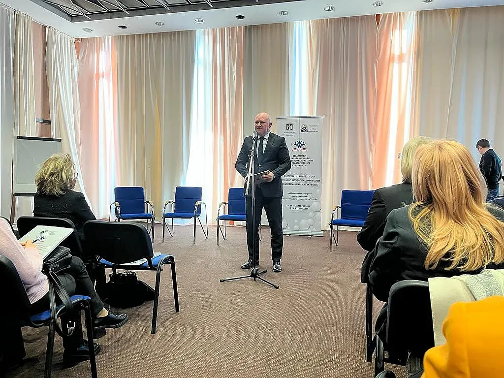 Образователният министър с ключови думи