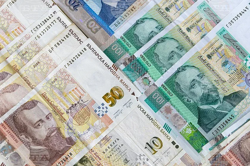 Паника в магазина! Не приемат банкноти от 50 и 100 лева