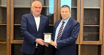 Сарафов награди председателя на Сметната палата Димитър Главчев