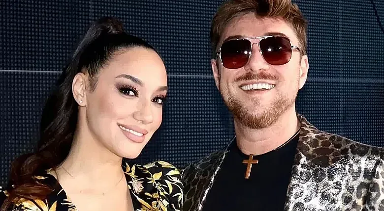 Двама певци влизат в едно стуидо. Кой е новият поп хит