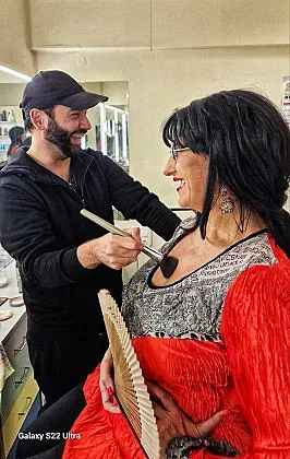 Познахте ли я? Двойничка обърква легендарна бг певица