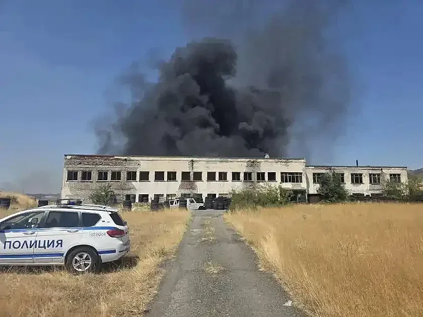 Пламнаха Погребите в Бургас! Градът изтръпна /ВИДЕО/