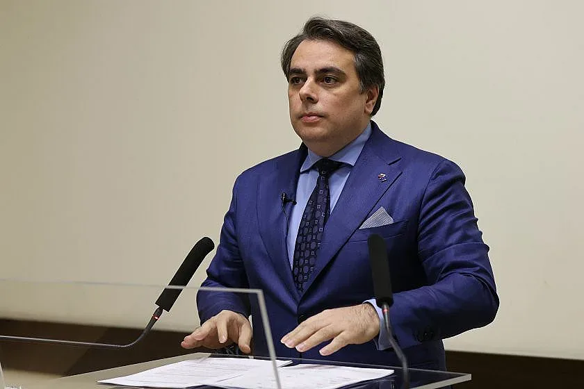 Асен Василев с важни новини за общините и местните данъци