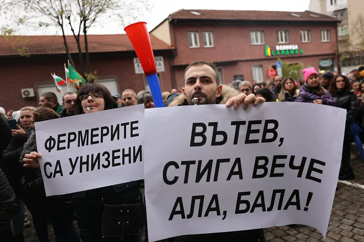 Фермери плашат с нов протест, министърът проговори за оставката си