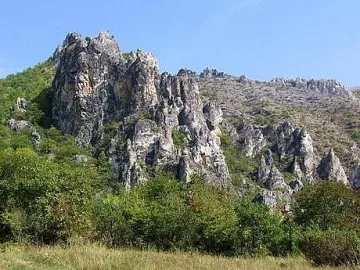 Каньон "Шегава", разкрива единично стоящи скали