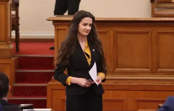 Небие Кабак сложи Боби Михалов на мястото му. Изгони го
