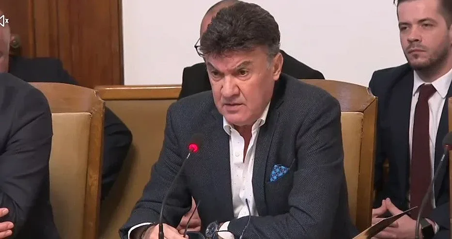Михайлов втрещи парламента! Каза кого е спасил