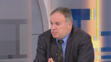 Проф. Владимир Чуков разкри защо бе отвлечен корабът с българите