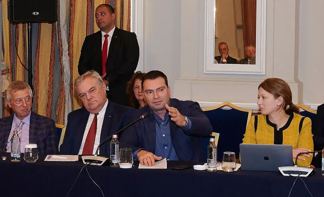 Калоян Паргов: Поколенческите проблеми в ЕС може да доведат до "изгасване" на европейската цивилизация