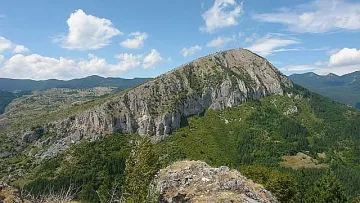 Крепост крие светилище в най-високата си точка
