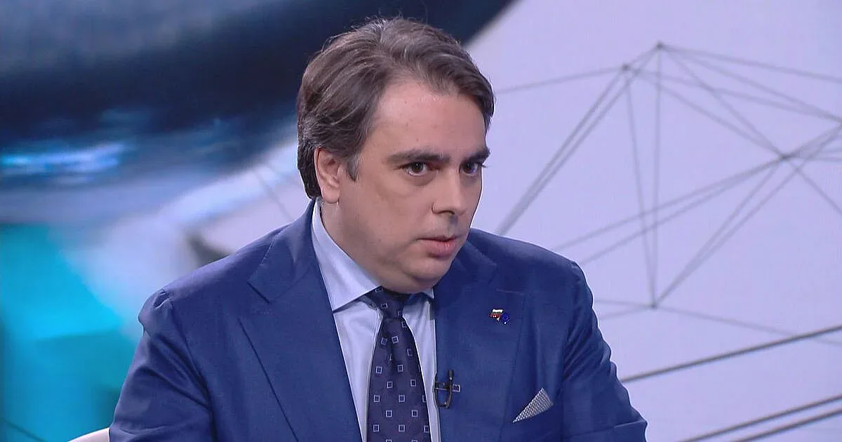Асен Василев каза при какво условие ще хвърли оставка