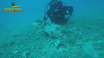 Какво лежи на дъното на Сан Пиетро? Водолази с голямо откритие