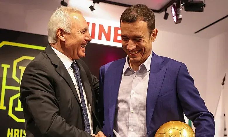 Кметът Терзиев събра очите на Стоичков и получи подарък. Уникално ВИДЕО