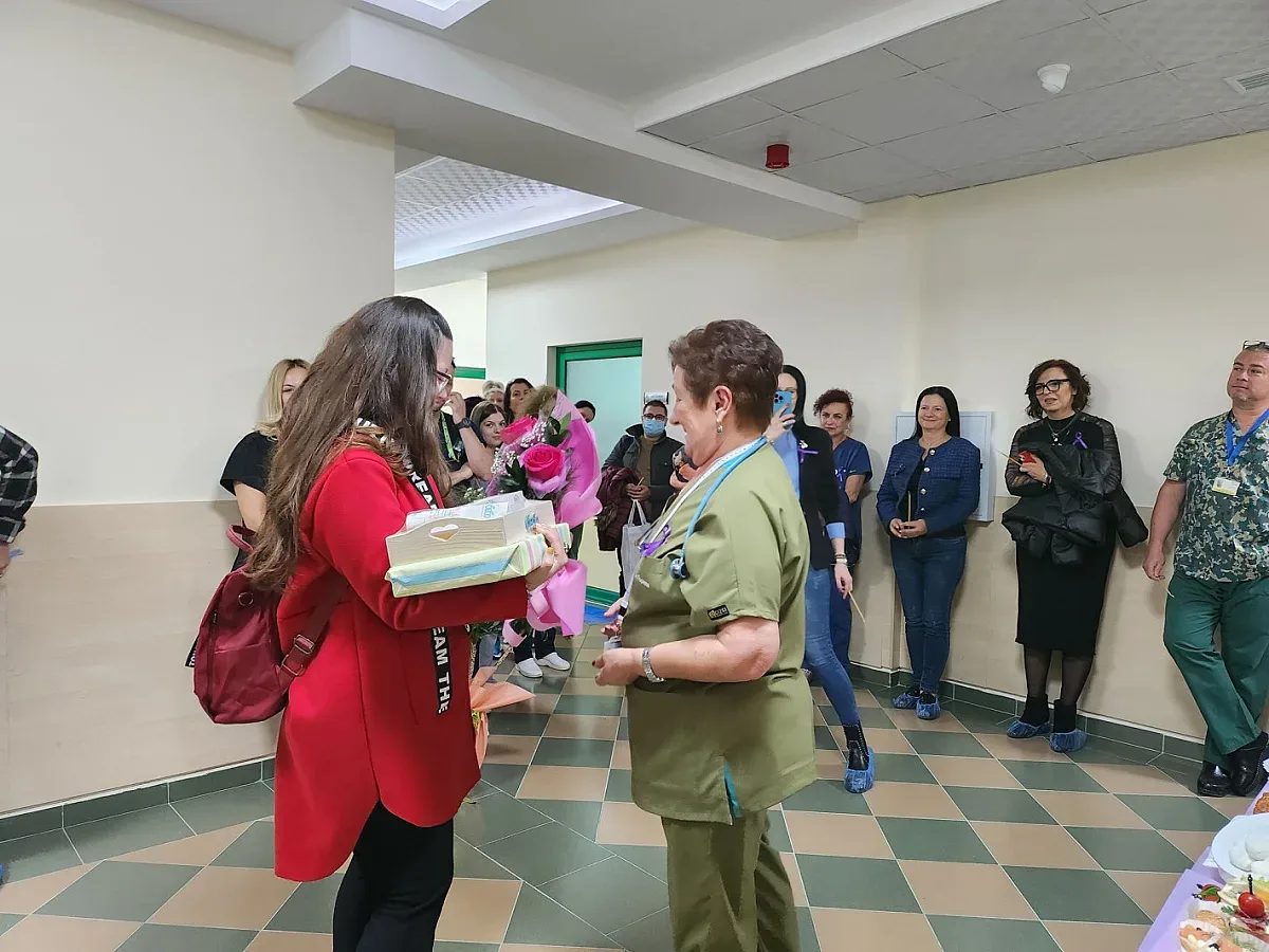 Неонатологията на „Пълмед“ отбеляза Световния ден на недоносените деца с водосвет за здраве