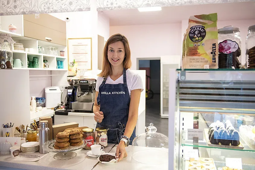 Ваня от Vanilla Kitchen предлага сладък аналогов продукт благодарение на дигиталните решения на Vivacom