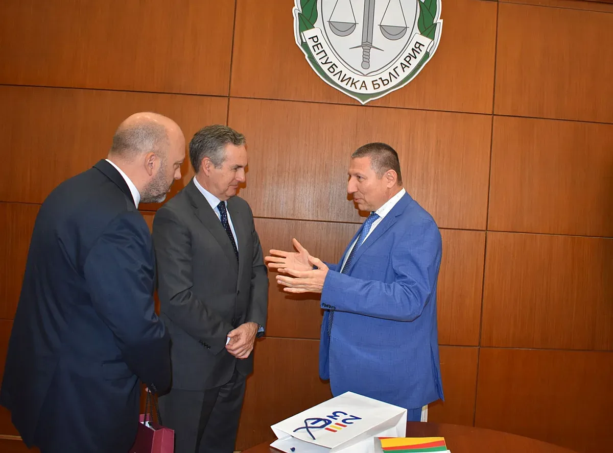 Сарафов разговаря с испанския посланик за Шенген