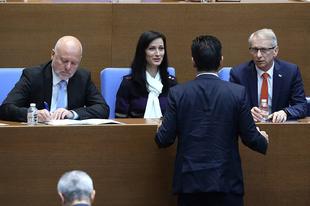 Скучни дебати по вота. Едно изненадващо предложение