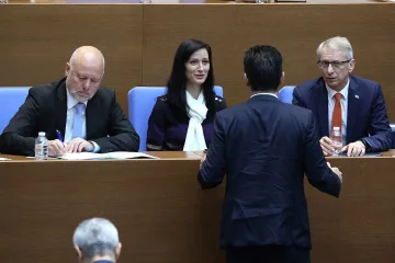 Скучни дебати по вота. Едно изненадващо предложение