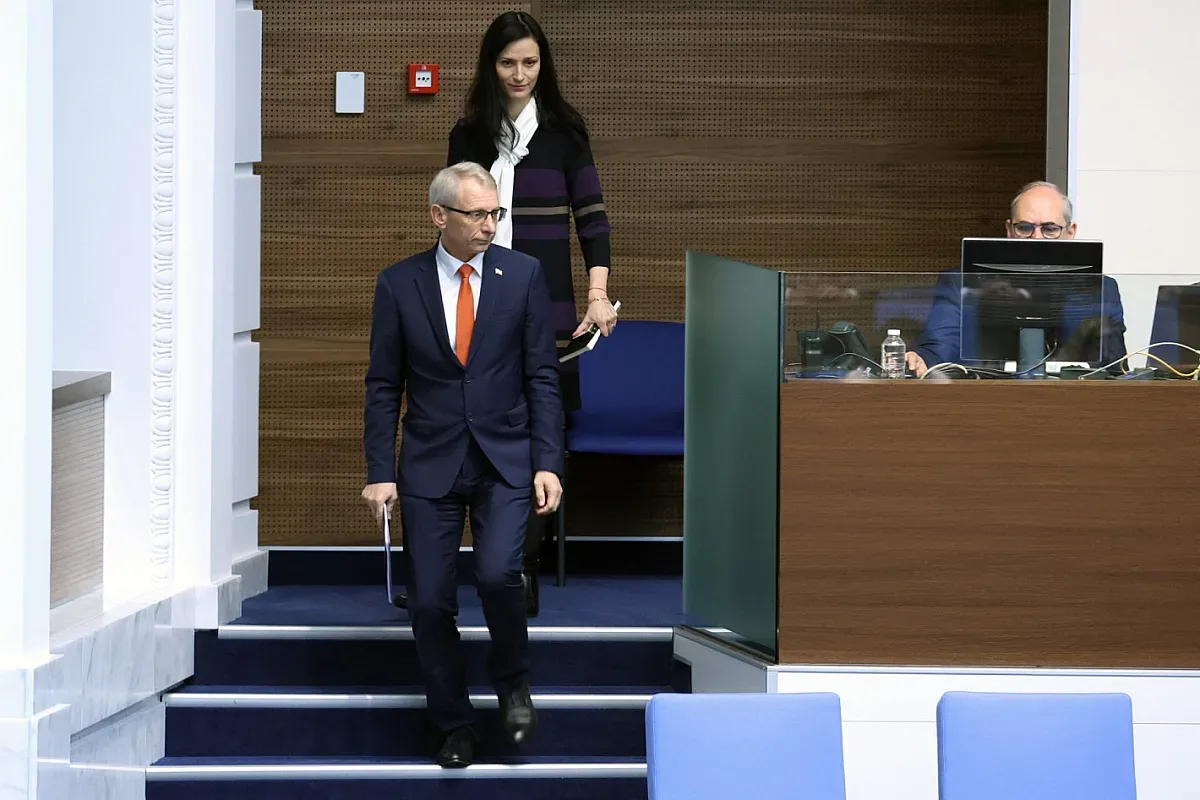 4 часа загубено време за дебати по вота. Гласуването е ясно