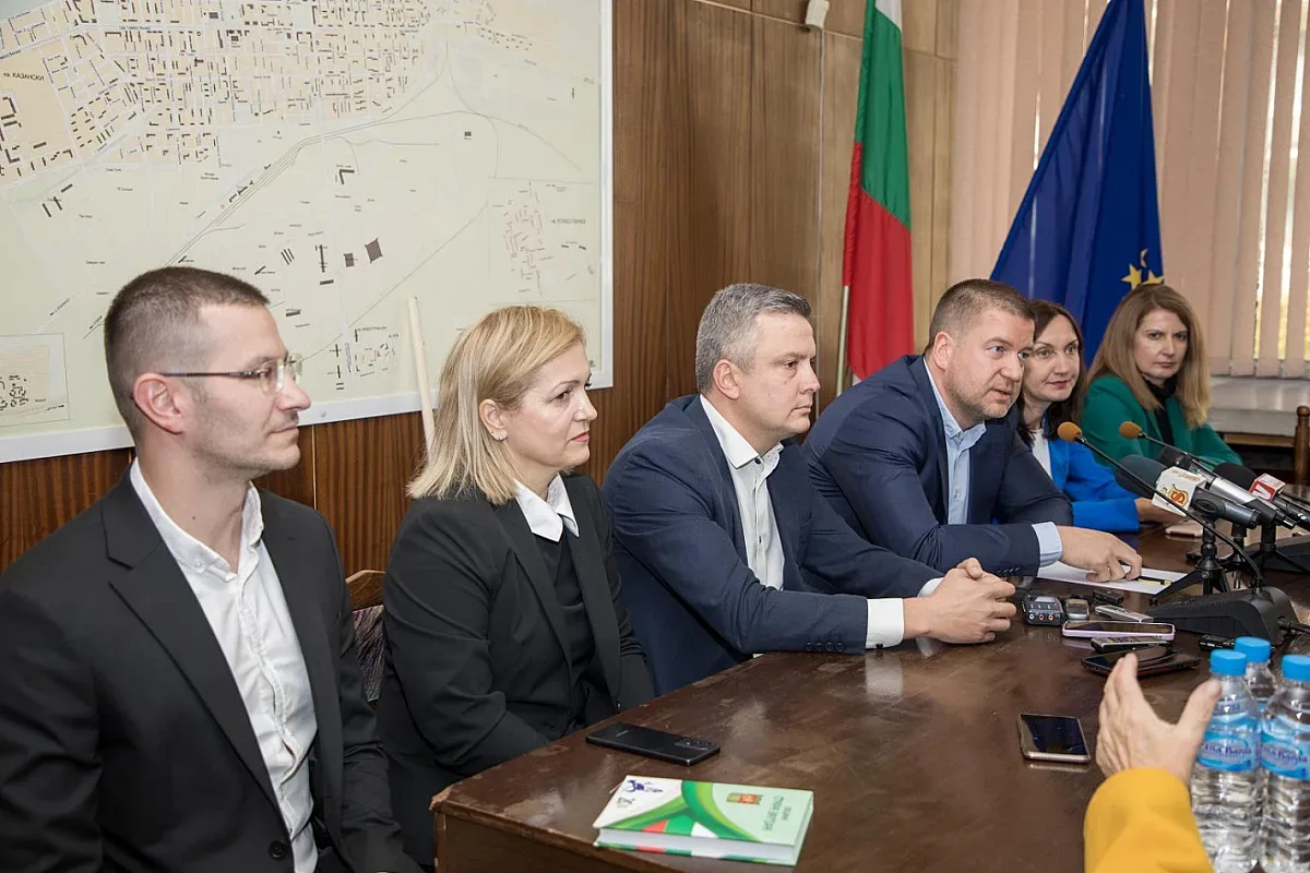 Кметът Живко Тодоров представи заместниците си и очерта приоритетите на администрацията за настоящия мандат