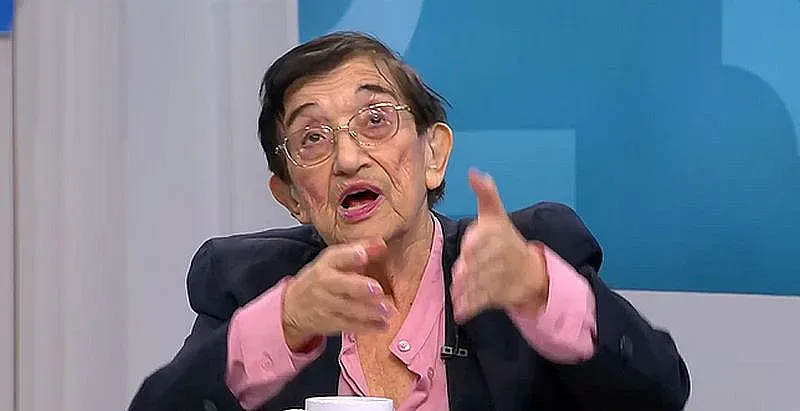 Мика Зайкова разпердушини бюджета на Асен Василев