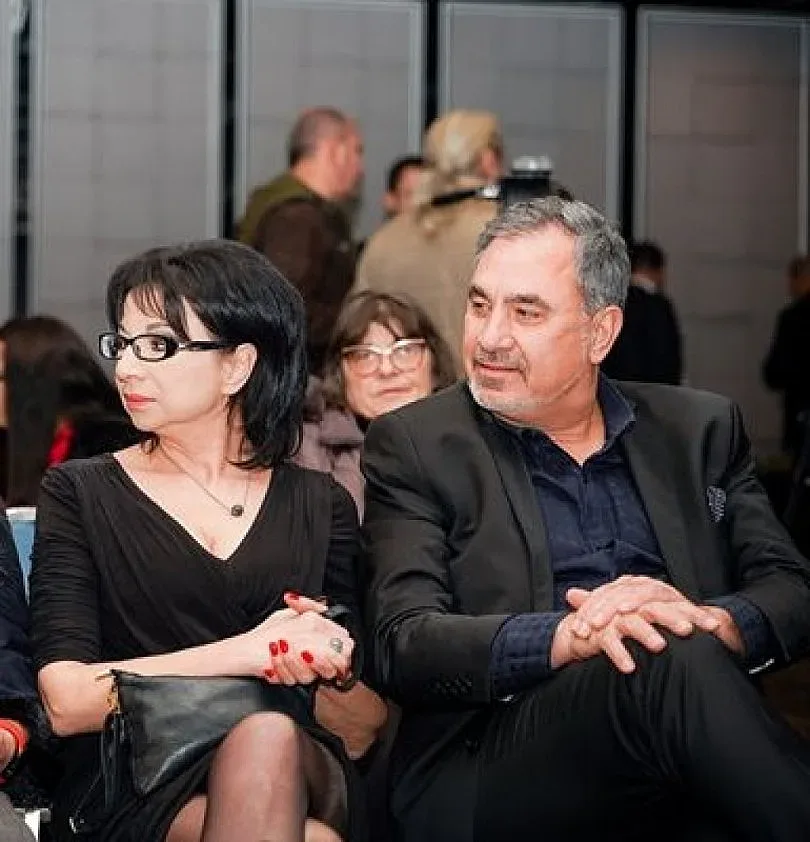 Мъжът на Цветанка Ризова прикова погледите. Страхотен талант