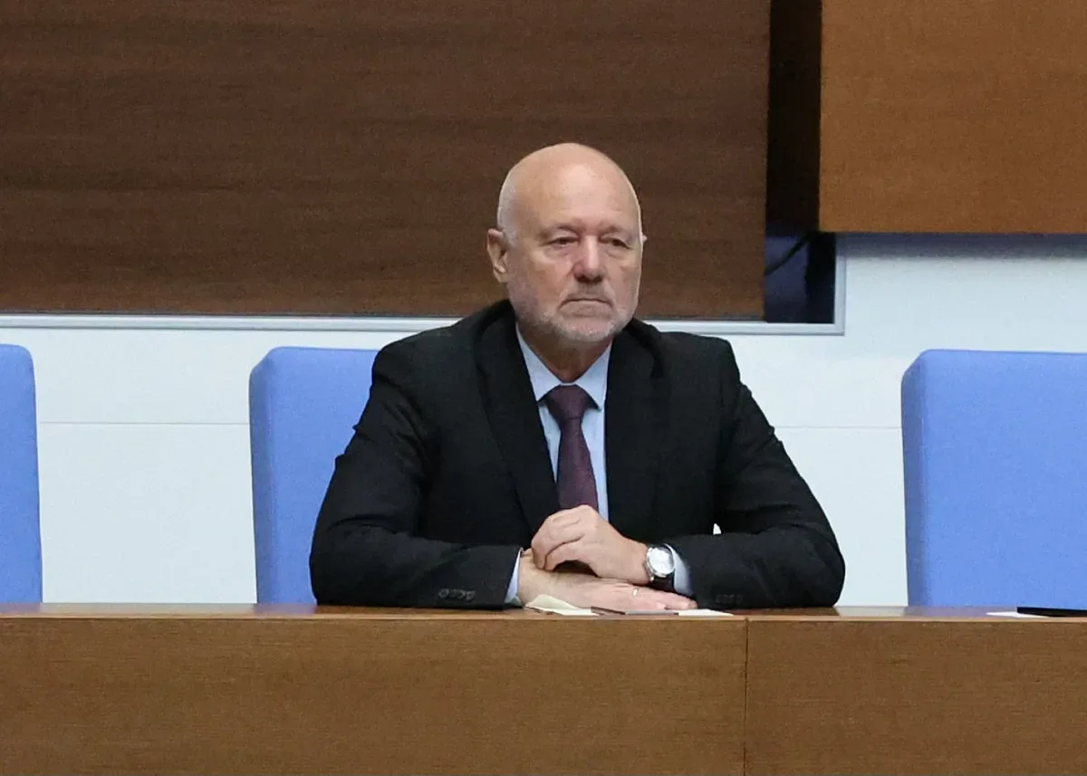 Купуваме 183 бронетранспортьора от САЩ, опозицията бясна