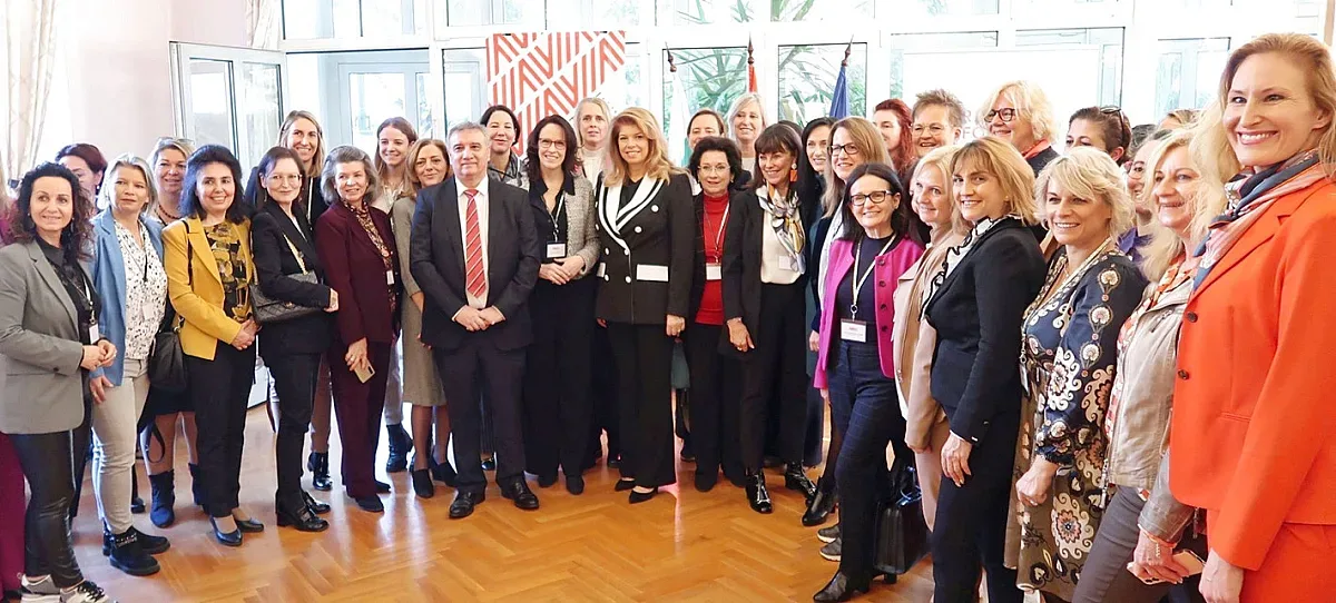 Йотова обясни на австрийския бизнес защо мястото ни е в Шенген